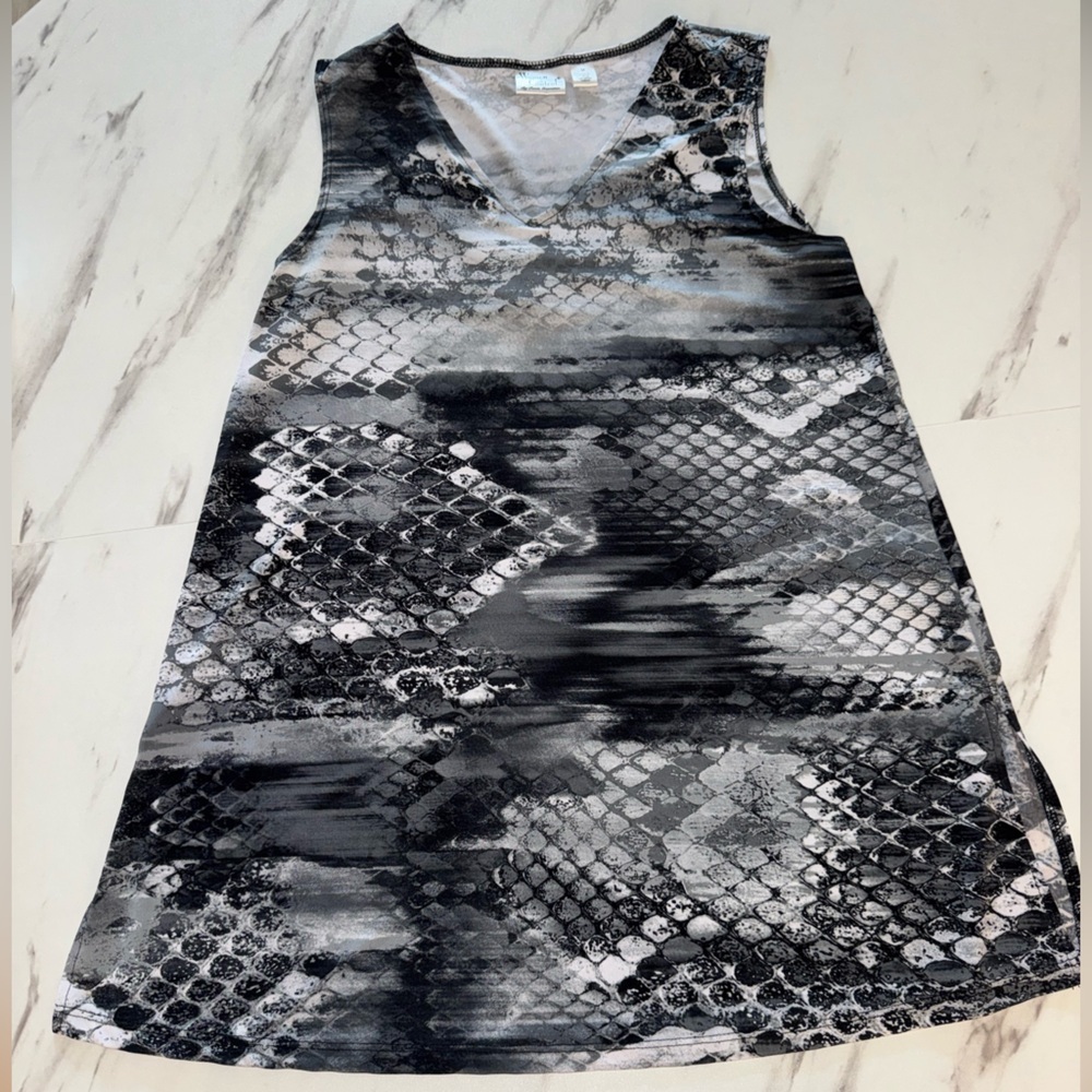 Women with Control Printed Snakeskin Tank Top Black & Gray M